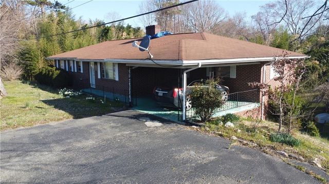 925 S Franklin Road, Mount Airy, NC 27030