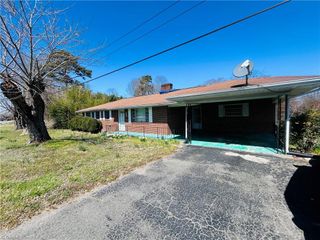 925 S Franklin Road, Mount Airy, NC 27030