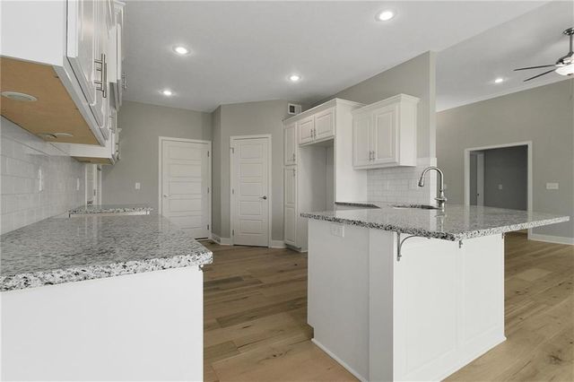 11111 N Bristol Avenue, Kansas City, MO 64156
