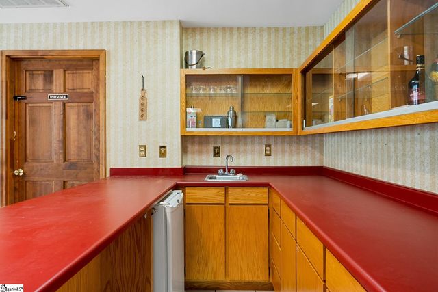 1493 Iroquois Drive, Seneca, SC 29672
