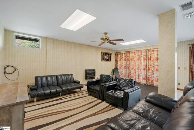 1493 Iroquois Drive, Seneca, SC 29672
