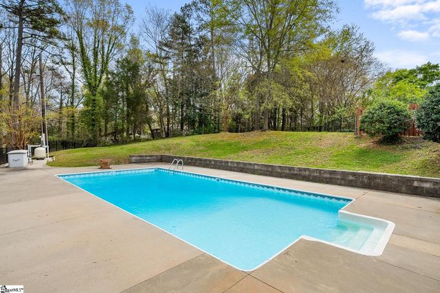 1493 Iroquois Drive, Seneca, SC 29672