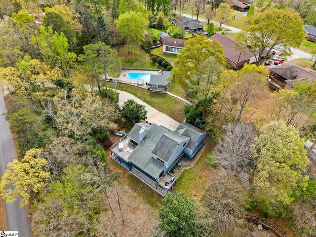 1493 Iroquois Drive, Seneca, SC 29672