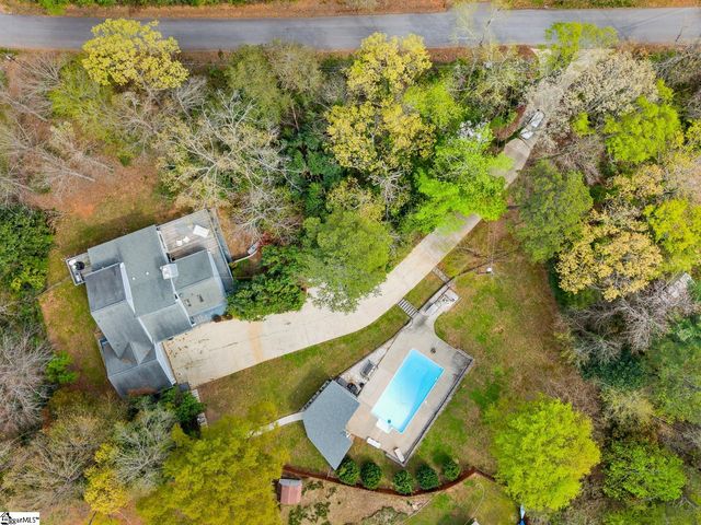 1493 Iroquois Drive, Seneca, SC 29672