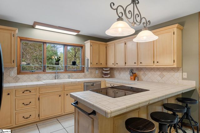 1493 Iroquois Drive, Seneca, SC 29672