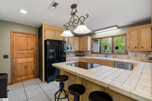 1493 Iroquois Drive, Seneca, SC 29672