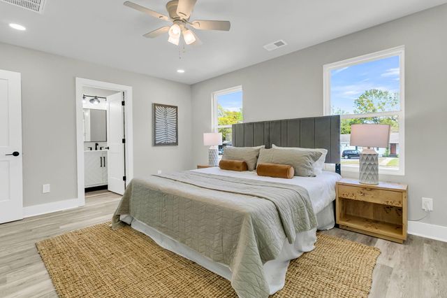 5889 N Rhett Avenue, Hanahan, SC 29410