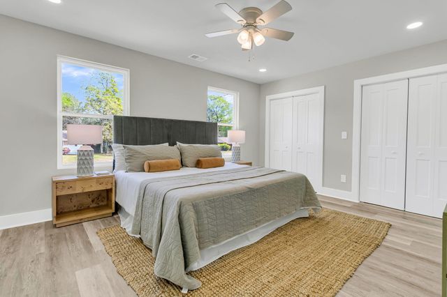 5889 N Rhett Avenue, Hanahan, SC 29410