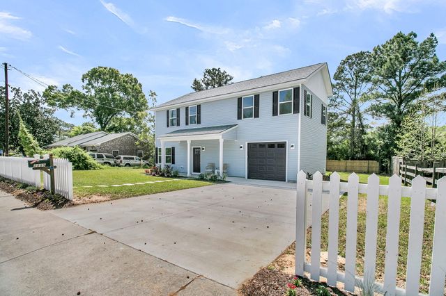 5889 N Rhett Avenue, Hanahan, SC 29410