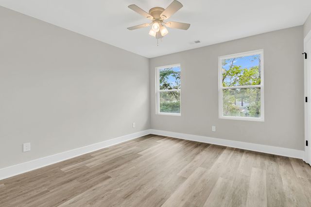 5889 N Rhett Avenue, Hanahan, SC 29410