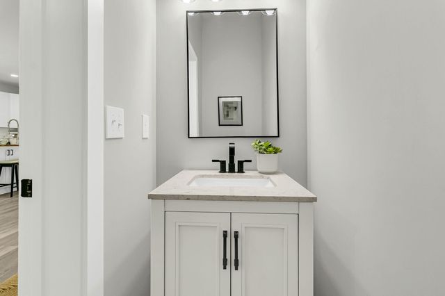 5889 N Rhett Avenue, Hanahan, SC 29410