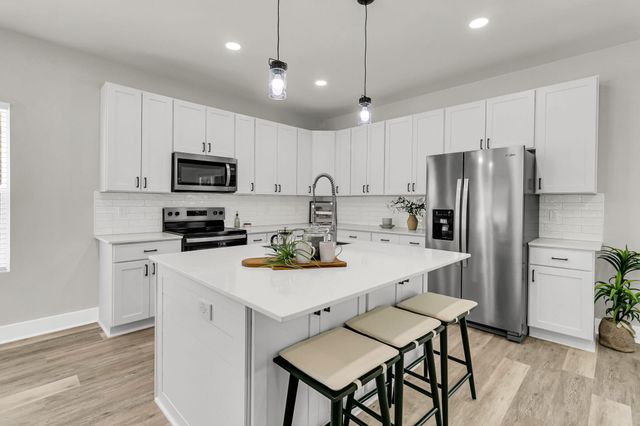 5889 N Rhett Avenue, Hanahan, SC 29410