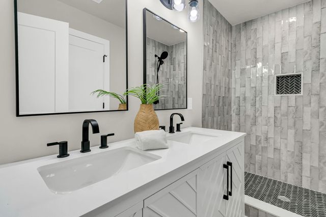 5889 N Rhett Avenue, Hanahan, SC 29410