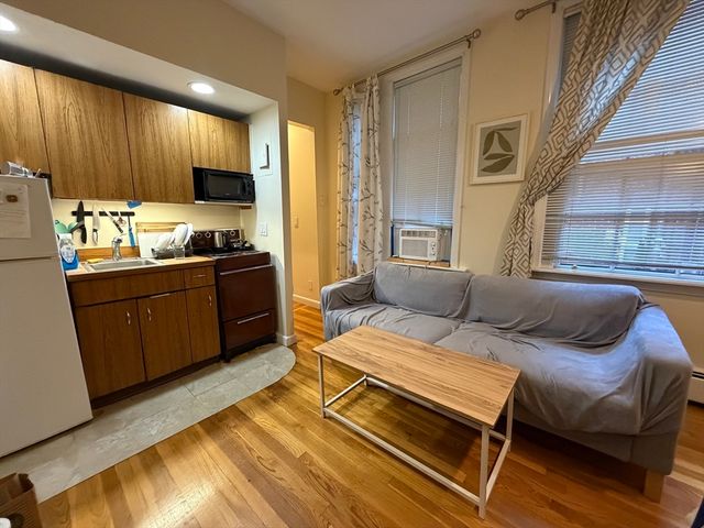 11 S Russell St. 3, Boston, MA 02114