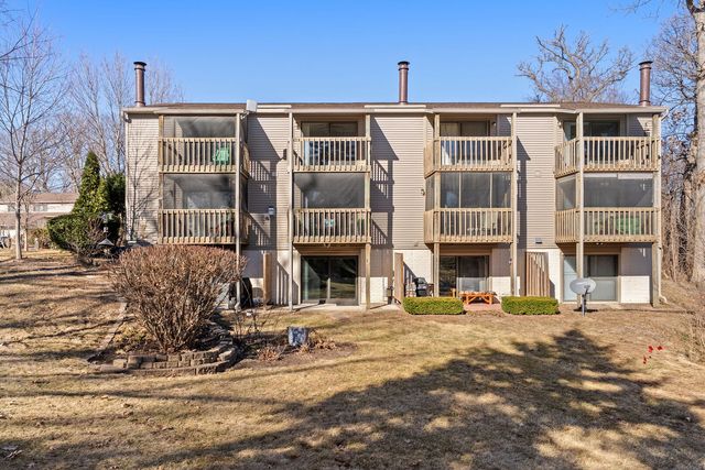 2809 12th Avenue 202, Rock Island, IL 61201