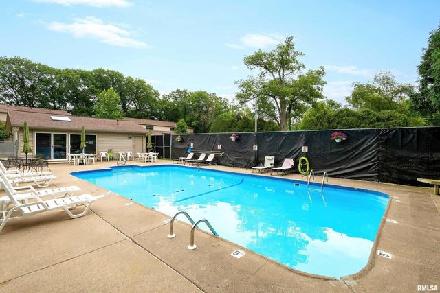 2809 12th Avenue 202, Rock Island, IL 61201