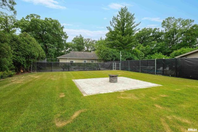 2809 12th Avenue 202, Rock Island, IL 61201