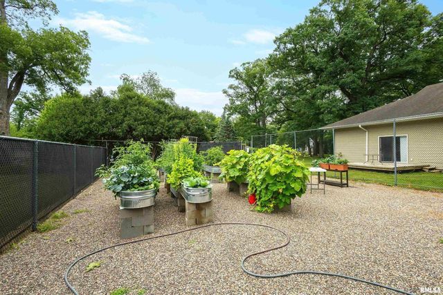 2809 12th Avenue 202, Rock Island, IL 61201