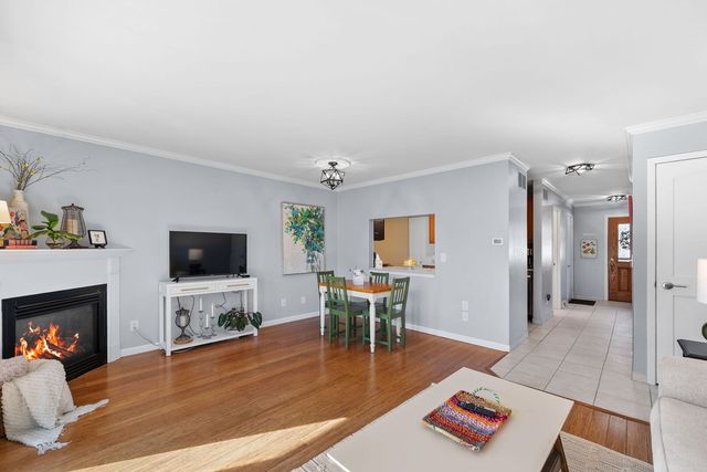 2809 12th Avenue 202, Rock Island, IL 61201