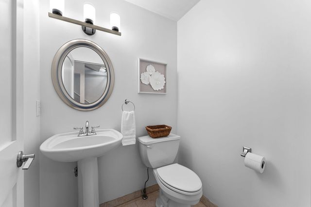 2809 12th Avenue 202, Rock Island, IL 61201