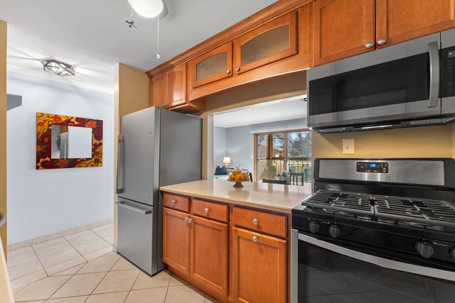 2809 12th Avenue 202, Rock Island, IL 61201