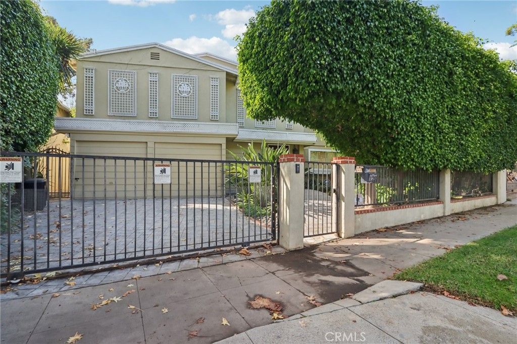 123 S Gretna Green, Los Angeles, CA 90049