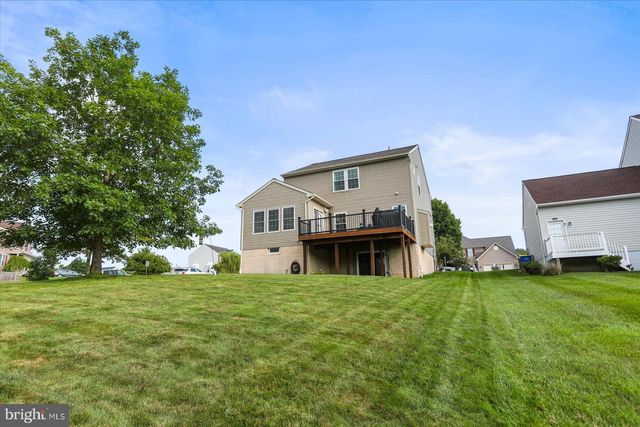 89 MALEK DR, Hanover, PA 17331