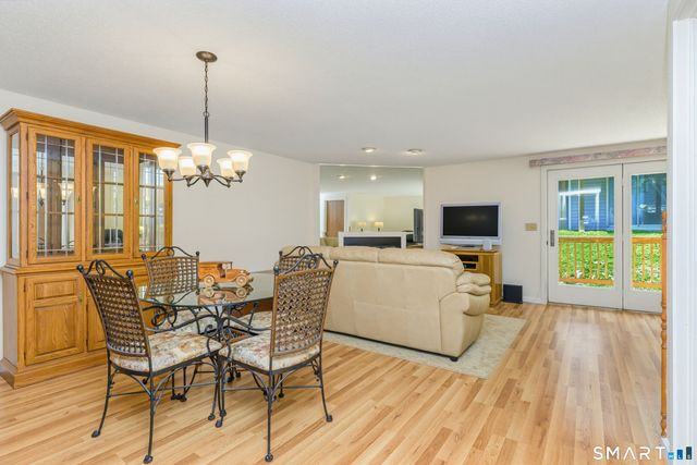 21 Wynwood Drive 21, Cromwell, CT 06416