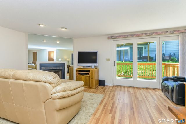21 Wynwood Drive 21, Cromwell, CT 06416