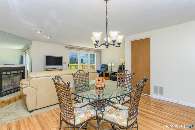 21 Wynwood Drive 21, Cromwell, CT 06416
