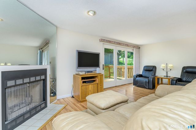 21 Wynwood Drive 21, Cromwell, CT 06416