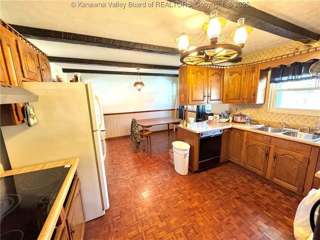 757 Grandview Avenue, Point Pleasant, WV 25550