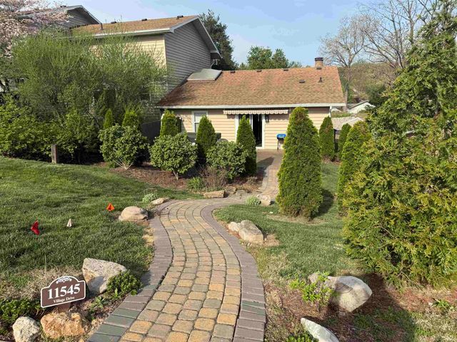 11545 Village Drive, Evansville, IN 47725