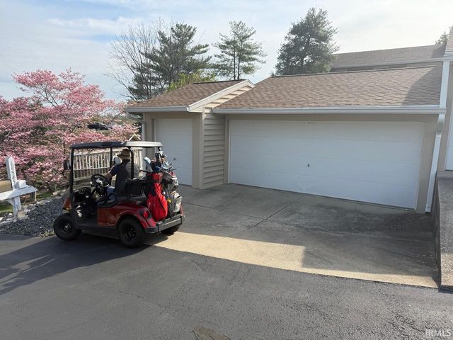 11545 Village Drive, Evansville, IN 47725