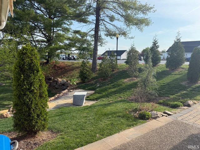 11545 Village Drive, Evansville, IN 47725