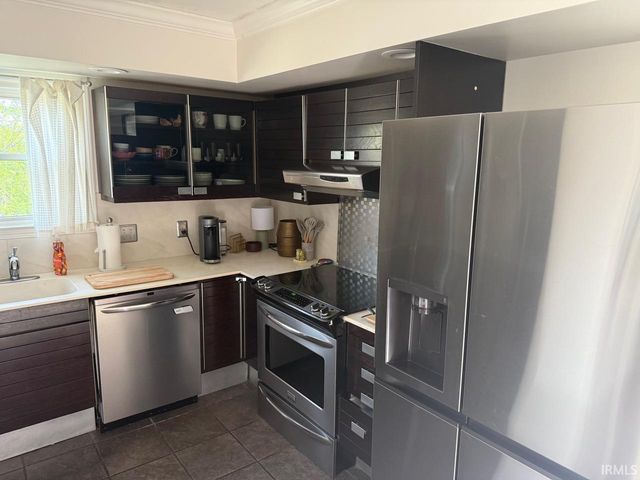 11545 Village Drive, Evansville, IN 47725