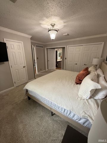 11545 Village Drive, Evansville, IN 47725