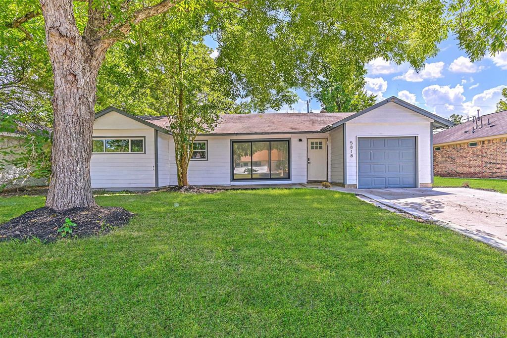 5818 Beldart Street, Houston, TX 77033