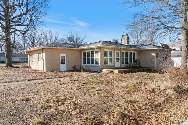 205 W Magnolia Street, Marine, IL 62061