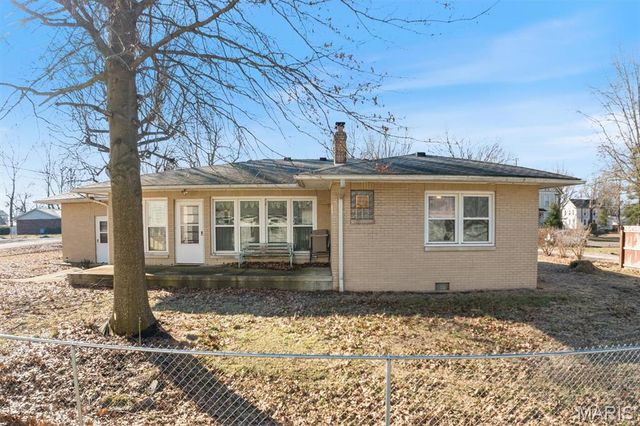 205 W Magnolia Street, Marine, IL 62061