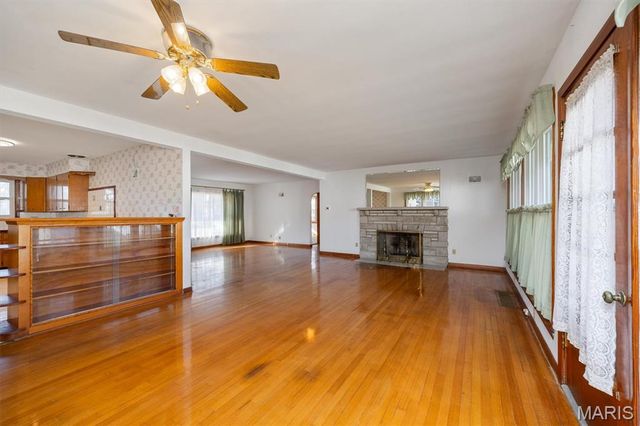 205 W Magnolia Street, Marine, IL 62061