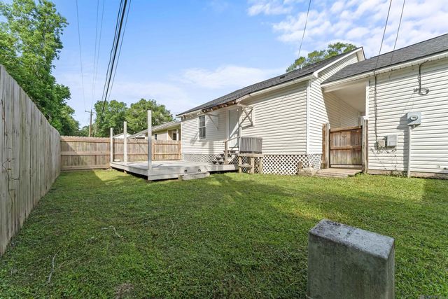 25400 Homestead Dr, Denham Springs, LA 70726