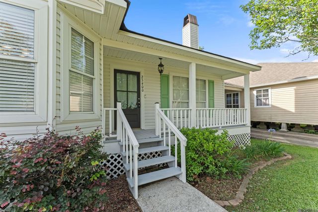 25400 Homestead Dr, Denham Springs, LA 70726