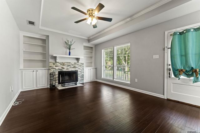 25400 Homestead Dr, Denham Springs, LA 70726