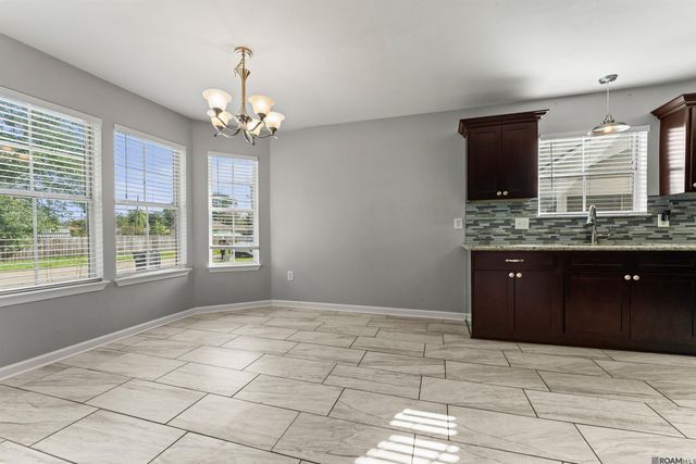 25400 Homestead Dr, Denham Springs, LA 70726
