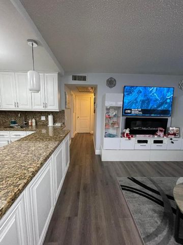 3021 Ellesmere B 3021, Deerfield Beach, FL 33442