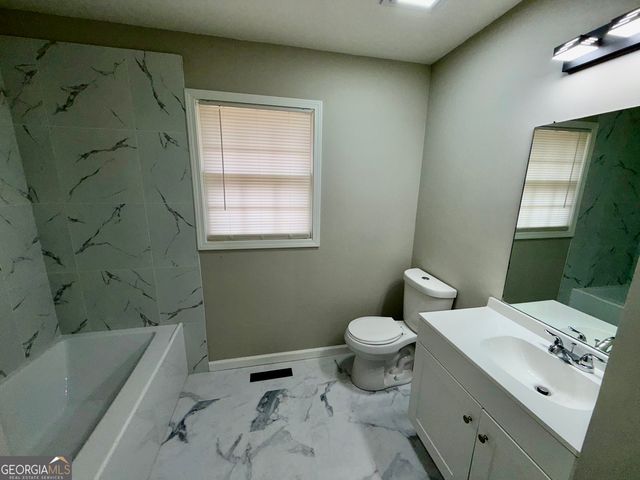 82 Hubbard Street, Bowersville, GA 30516