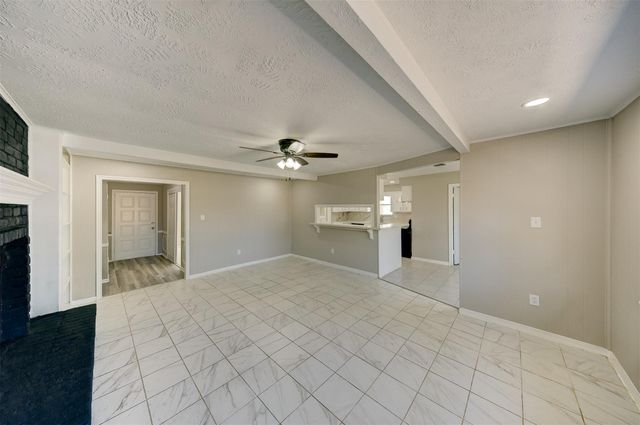 361 Dawn Hill Drive, Friendswood, TX 77546