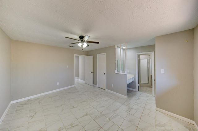 361 Dawn Hill Drive, Friendswood, TX 77546