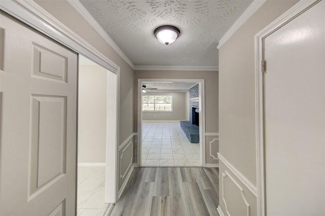 361 Dawn Hill Drive, Friendswood, TX 77546